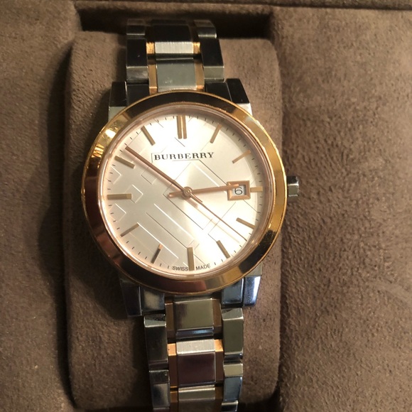 Women’s Burberry Watch - Picture 1 of 4